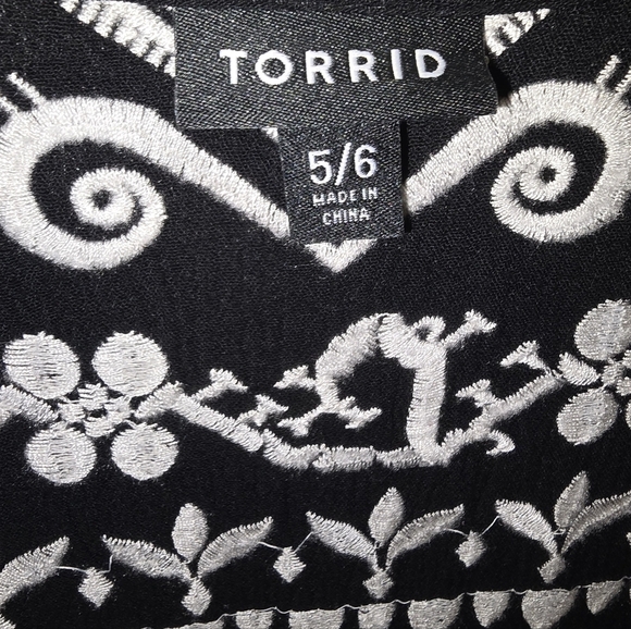 Torrid Embroidered Gauzy Tie Front Kimono Beach Swim Cover-up Plus Size 5X or 6X - Picture 8 of 9